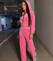 Спортивный костюм женский велюровый двойка с укороченной кофтой на молнии и прямыми брюками демисезонный