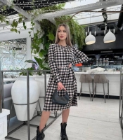 Платье-трапеция женское байковое в клетку расклешенное с длинным рукавом весеннее