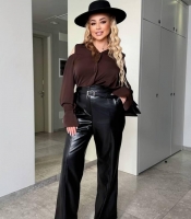 Брюки женские из экокожи прямого кроя с высокой посадкой утепленные демисезонные