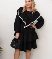 Платье-трапеция женское из евро-костюмки свободного кроя с длинным рукавом и кружевным декором весеннее