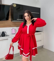 Платье-трапеция женское из евро-костюмки свободного кроя с длинным рукавом кружевным декором и поясом весеннее