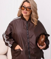 Ветровка женская из экокожи свободного кроя на молнии с карманами весенняя