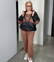 Костюм-тройка женский из двунитки и эко кожи с бомбером футболкой и джоггерами оверсайз повседневный весенний