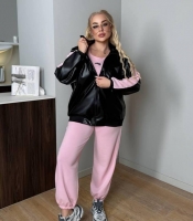 Костюм-тройка женский из двунитки и эко кожи с бомбером футболкой и джоггерами оверсайз весенний