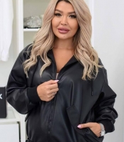 Ветровка-бомбер женская из эко кожи на байке с капюшоном на молнии средняя весенняя