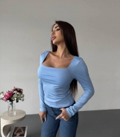 Лонгслив женский из микродайвинга приталенный с длинным рукавом и квадратным вырезом весенний