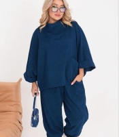 Костюм-двойка женский вельветовый оверсайз в стиле бохо со свободной туникой и брюками на резинке весенний