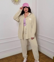 Костюм женский из микровельвета двойка: рубашка свободного кроя на пуговицах и джоггеры с высокой посадкой весенний