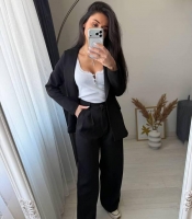 Костюм-двойка женский из костюмной ткани с пиджаком на подкладке и прямыми брюками с высокой посадкой весенний