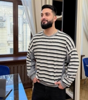 Свитер мужской из плотной вискозы в полоску свободного кроя весенний