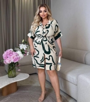 Платье на запах женское с абстрактным принтом и драпировкой на талии весеннее