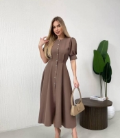 Платье-трапеция женское из костюмной ткани миди классическое с короткими рукавами весеннее