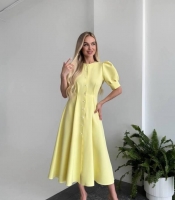 Платье-трапеция женское из костюмной ткани миди классическое с короткими рукавами весеннее