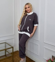 Спортивный костюм-двойка женский из лакосты с кофтой на молнии и прямыми брюками повседневный демисезонный