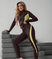 Спортивный костюм женский из дайвинга с кофтой на молнии и леггинсами с лампасами демисезонный