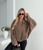 Бомбер женский из вельвета на подкладке оверсайз короткий весенний