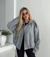 Бомбер женский из вельвета на подкладке оверсайз короткий весенний