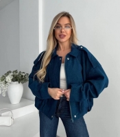 Бомбер женский из вельвета на подкладке оверсайз короткий весенний