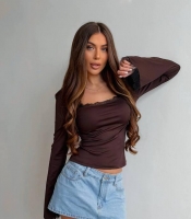 Лонгслив женский из микродайвинга облегающий с кружевом и декоративными рукавами демисезонный