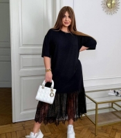 Платье-футболка женское из джерси свободного силуэта с кружевом весеннее