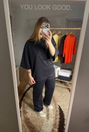 Прогулянковий костюм Прогулянковий костюм