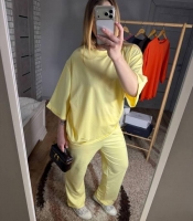 Прогулочный костюм женский из двунитки двойка с кофтой и брюками свободного кроя демисезонный