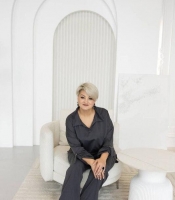 Костюм-двойка женский из двунитки повседневный оверсайз с рубашкой с V-образным вырезом и прямыми брюками больших размеров