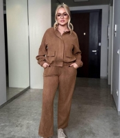 Костюм-двойка женский из замши на дайвинге бомбер и брюки демисезонный