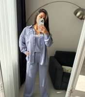 Костюм-тройка женский из крепа жатки с топом рубашкой и свободными брюками летний