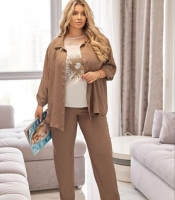 Костюм-тройка женский из крепа жатка: сорочка футболка и джоггеры свободного кроя с аппликацией весенний