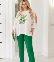 Костюм-двойка женский из софта и костюмной ткани с принтом: свободная блузка с разрезами на рукавах и брюки повседневный