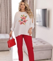 Костюм-двойка женский из софта и костюмной ткани с принтом свободная блузка с разрезами на рукавах и брюки весенний