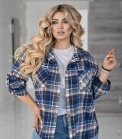 Рубашка женская из фланели в клетку свободного кроя с аппликацией стразами и длинным рукавом весенняя