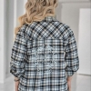 Рубашка женская из фланели в клетку свободного кроя с длинным рукавом и декоративной аппликацией весенняя  k-128759