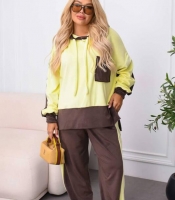 Спортивный костюм-двойка женский из велюра с худи свободного кроя и прямыми брюками с лампасами демисезонный