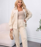 Костюм-двойка женский из хлопкового вельвета с курткой-рубашкой и джоггерами весенний