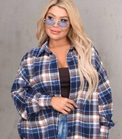 Рубашка женская фланелевая свободного кроя в клетку с воротником на пуговицах удлинённая весенняя