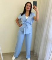 Костюм-двойка женский из костюмного крепа на подкладке с жилетом на запах и прямыми брюками повседневно-деловой больших размеров весенний