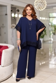 Костюм-двойка женский из крепа с отделкой гипюром: свободная блуза-накидка и широкие брюки нарядный летний Костюм-двойка женский из крепа с отделкой гипюром: свободная блуза-накидка и широкие брюки нарядный летний