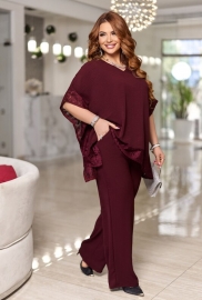 Костюм-двойка женский из крепа с отделкой гипюром: свободная блуза-накидка и широкие брюки нарядный летний Костюм-двойка женский из крепа с отделкой гипюром: свободная блуза-накидка и широкие брюки нарядный летний