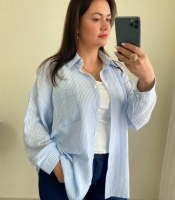 Рубашка женская льняная оверсайз в полоску с длинными рукавами на пуговицах удлинённая весенне-летняя