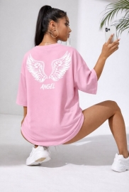 Футболка женская из хлопка оверсайз удлинённая с принтом крылья и надписью летняя Футболка женская из хлопка оверсайз удлинённая с принтом крылья и надписью летняя
