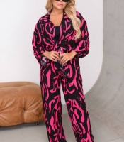 Костюм-двойка женский из принтованного штапеля с блузой и широкими брюками весенне-летний