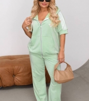 Спортивный костюм женский из двунитки с кофтой на молнии и капюшоном с короткими рукавами и прямыми брюками с лампасами летний