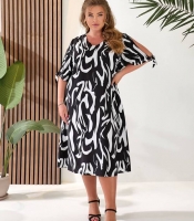 Платье-трапеция женское из штапеля свободного кроя с абстрактным принтом большого размера весенне-летнее