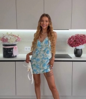 Платье-комбинация женское из жатого шелка на бретельках с цветочным принтом мини весенне-летнее