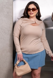 Лонгслив женский из трикотажа масло приталенный с декоративным вырезом и драпировкой весенне-летний