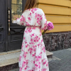 Платье женское белое макси из штапеля с розовым цветочным принтом, кулиской на талии и боковым разрезом больших размеров  k-131518