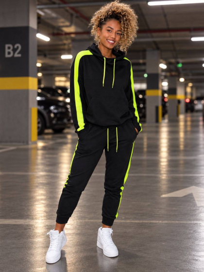 Спортивный костюм женский двойка из велюра с худи и брюками-джоггерами с лампасами