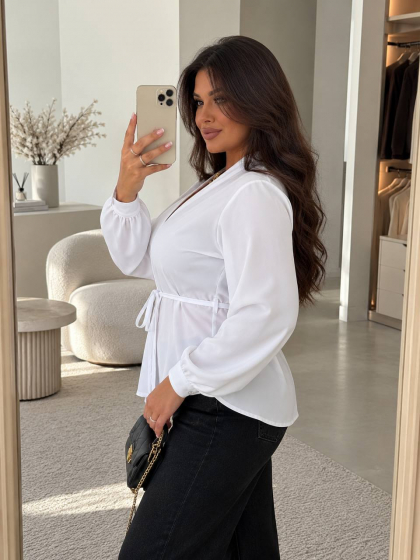 Блуза женская нарядная из мягкого однотонного софта на запах с V-образным вырезом поясом завязкой на талии длинными объемными рукавами на пуговицах драпировкой и баской больших размеров